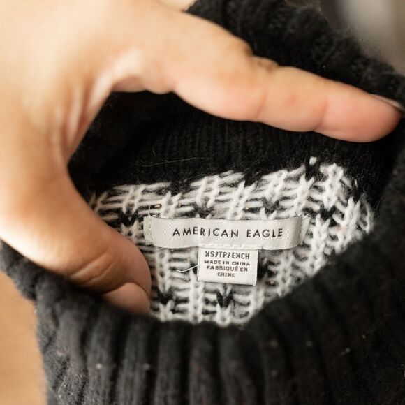 American Eagle Mock Neck‎ Snowflake Sweater size XS - Picture 11 of 11